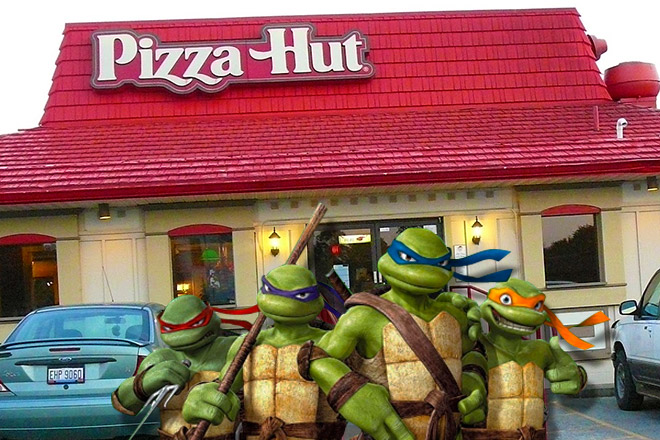 Baby Ninja turtles eating pizza | Poster