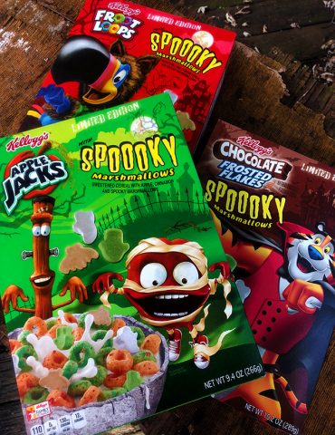 2018's Best Halloween Junk Food, Part 1! | Dinosaur Dracula!