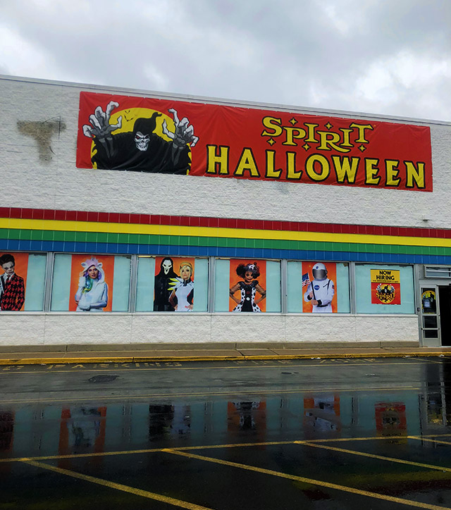 toys r us halloween store