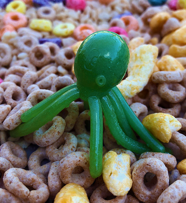 Vintage Kellogg's Cereal Premium Toy Prize Mellon Sticky Wall Walker Octopus 